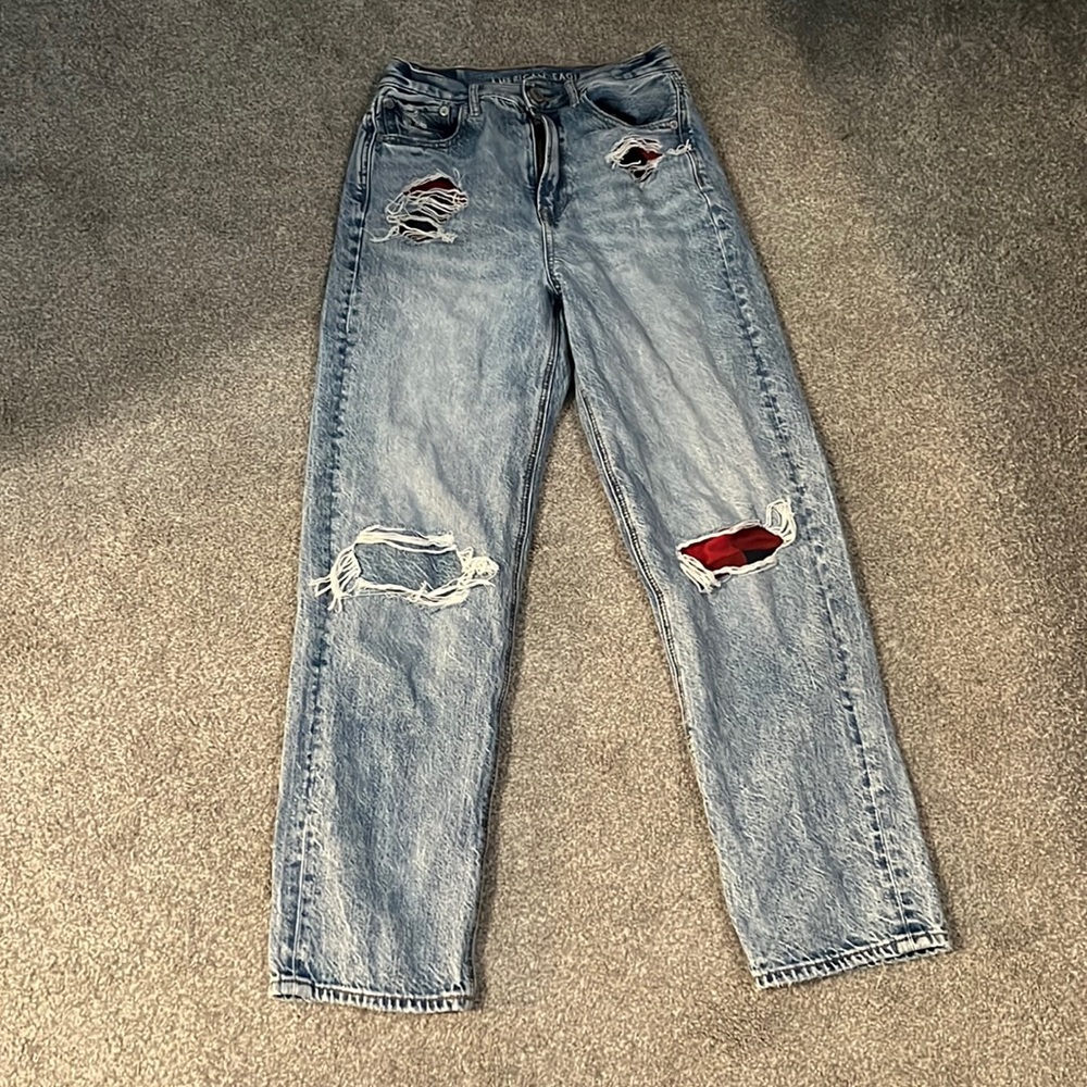 American Eagle Boyfriend ripped Jean